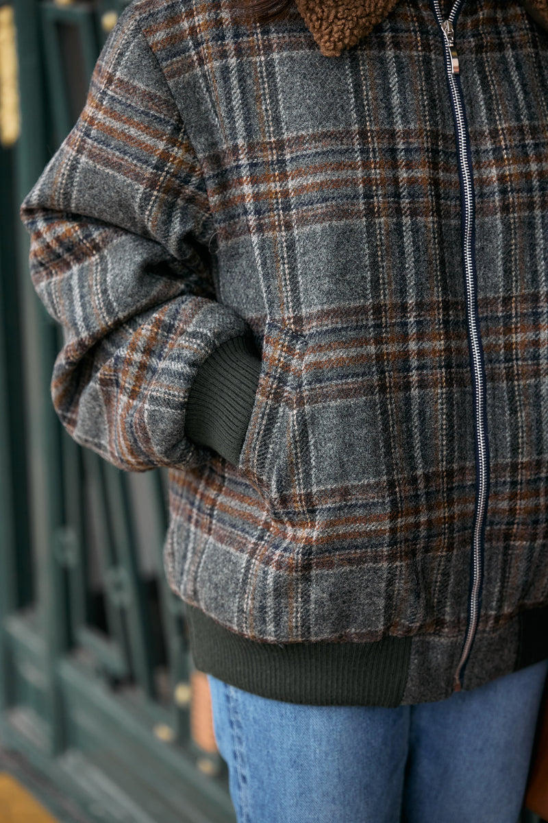 BLOUSON ENZO MOO avec col en bouclette disponible en plusieurs coloris