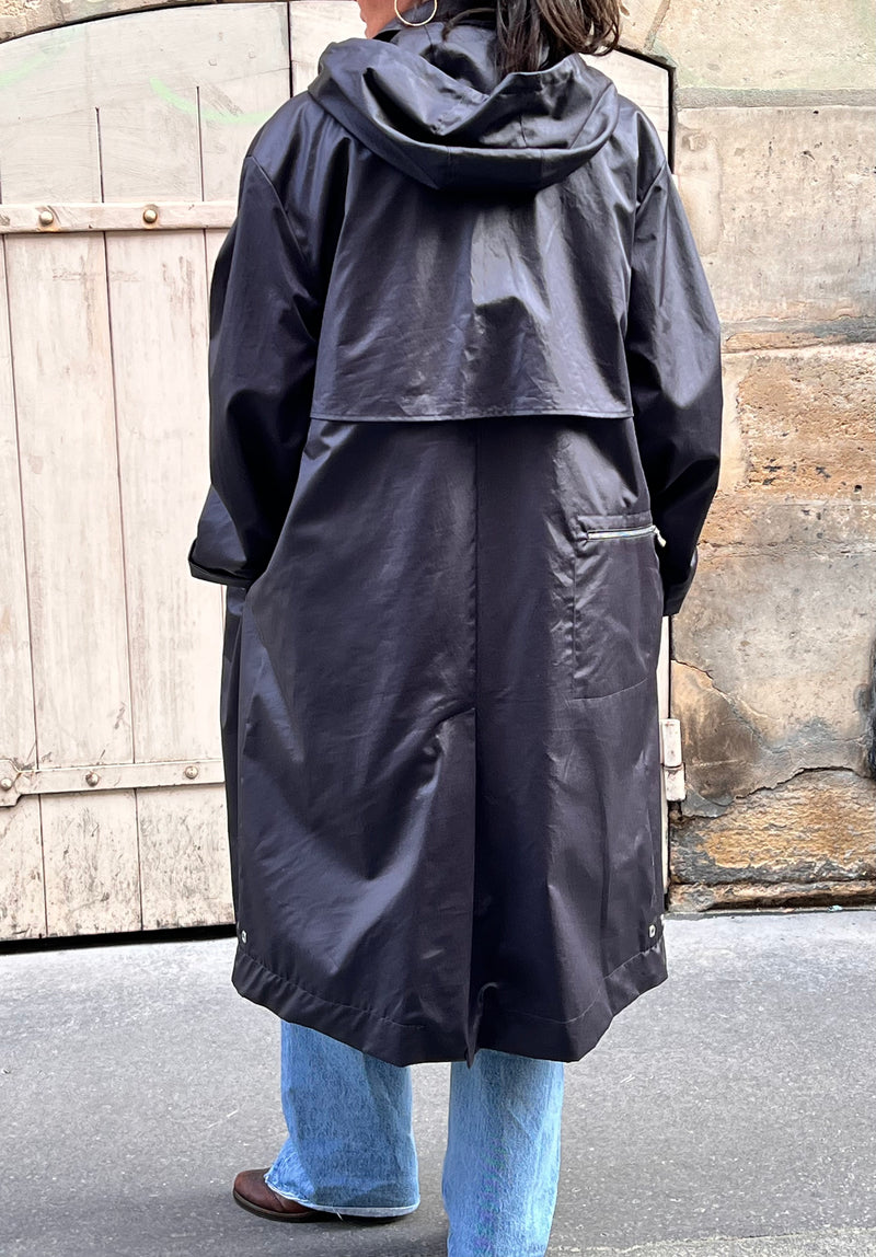 PARKA LOLA en coton enduit déperlant coloris blueblack avec doublure amovible en fausse fourrure bouclette