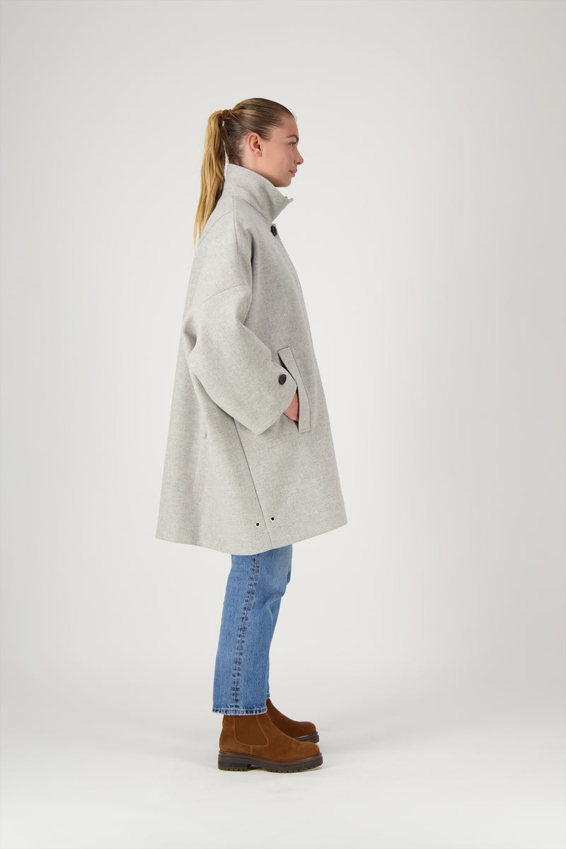 MANTEAU AVERSE en lainage coloris gris chiné