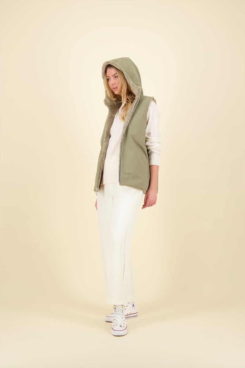 GILET REVERSIBLE EN COTON DÉPERLANT ET FAUSSE FOURRURE COLORIS BEIGE