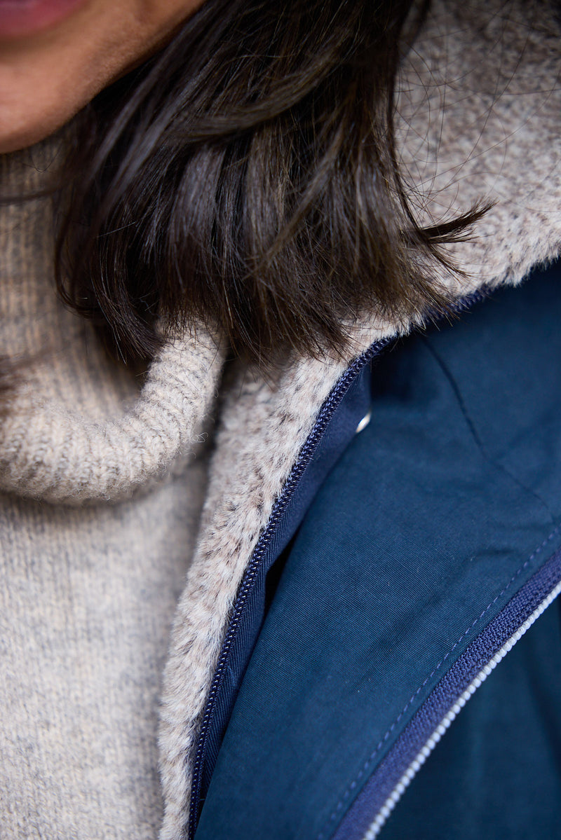 PARKA ELISE en coton déperlant encre et fausse fourrure