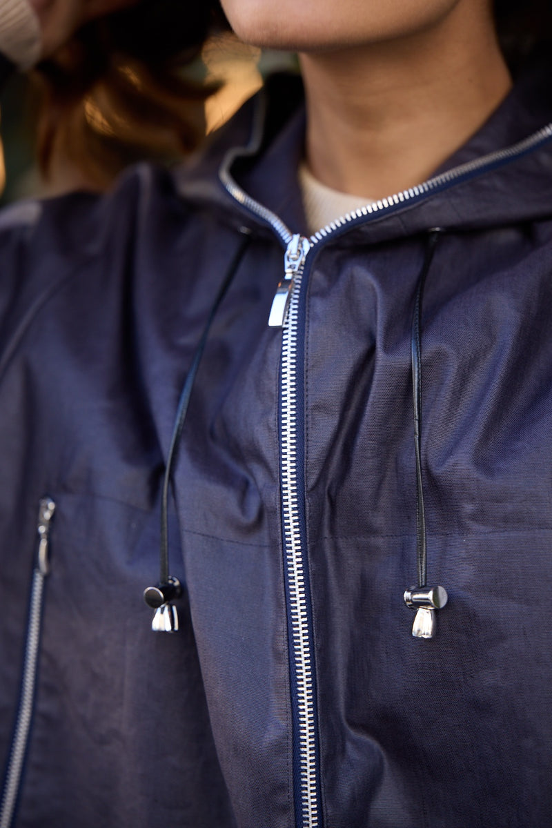 PARKA DÉPERLANTE MINA EN LIN ENDUIT ET COTON NAVY