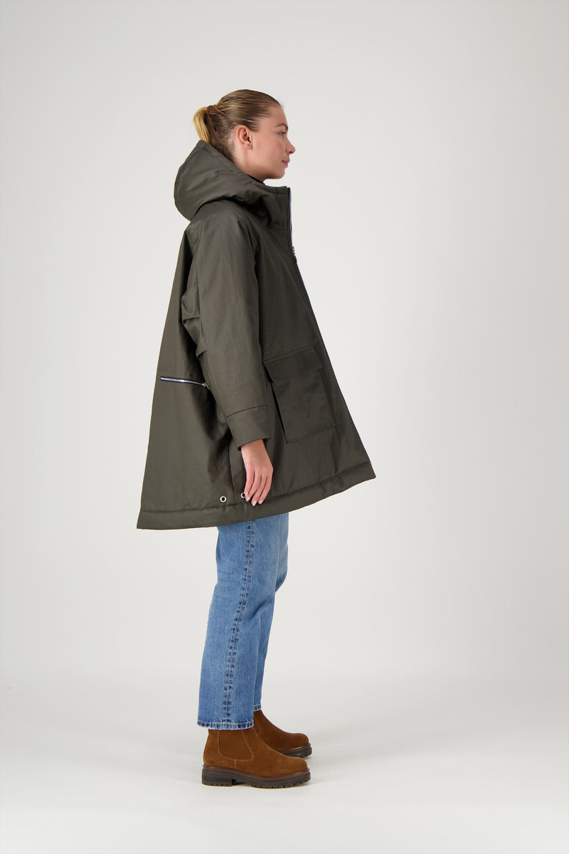 PARKA SOFIA en coton enduit déperlant coloris olive avec doublure en fausse fourrure bouclette