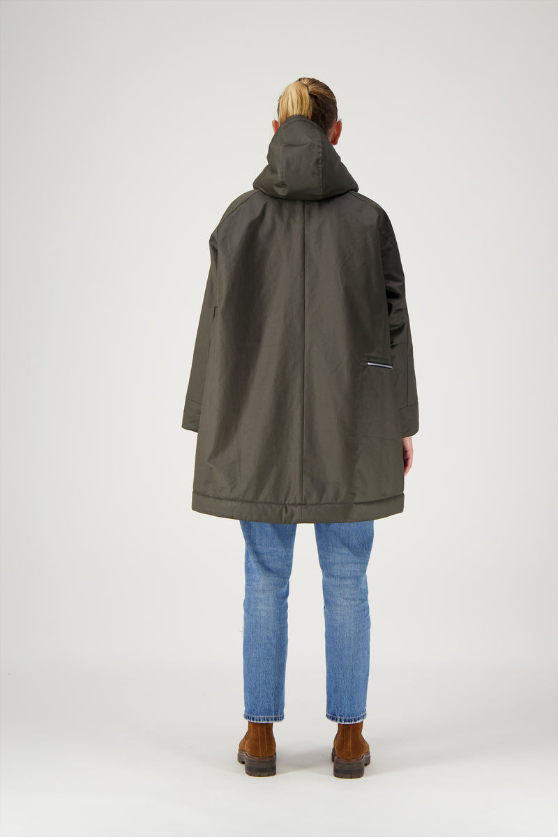 PARKA SOFIA en coton enduit déperlant coloris olive avec doublure en fausse fourrure bouclette