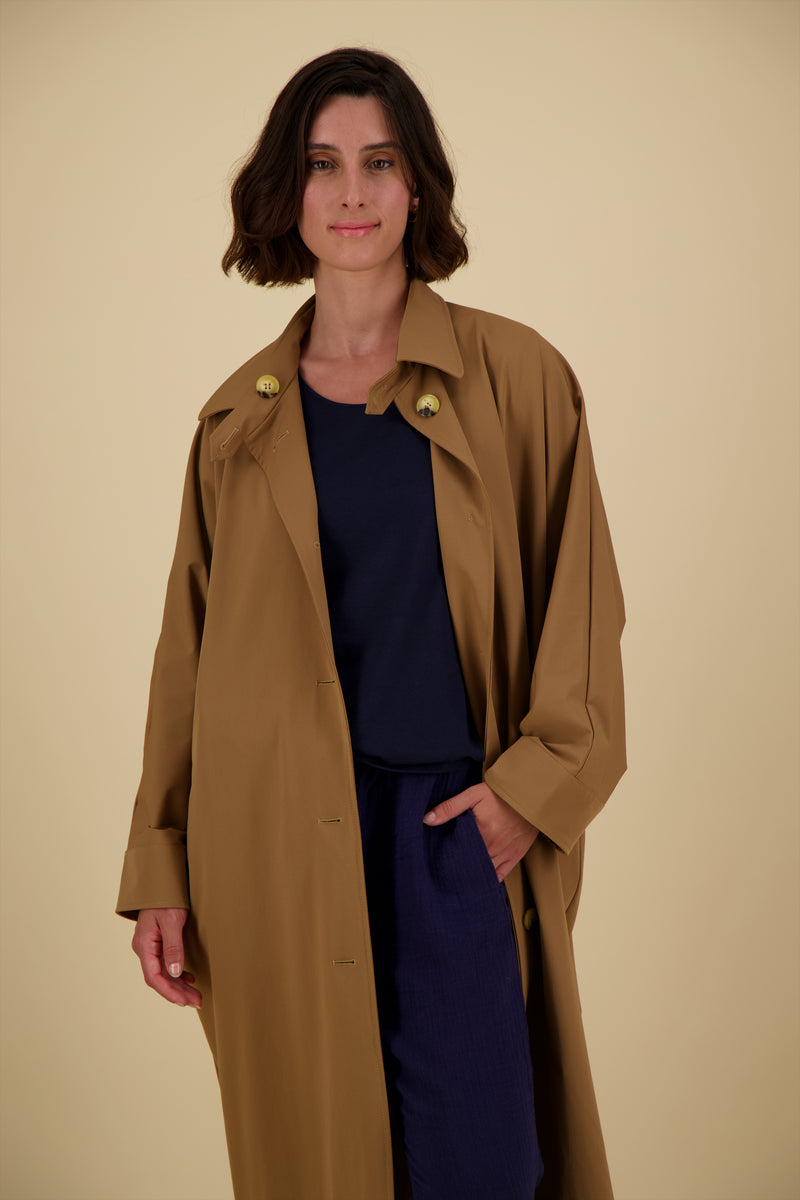TRENCH VICTORIA EN POLYAMIDE DÉPERLANTE CARAMEL
