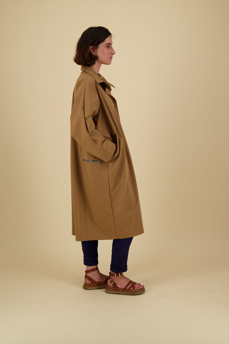 TRENCH VICTORIA EN POLYAMIDE DÉPERLANTE CARAMEL