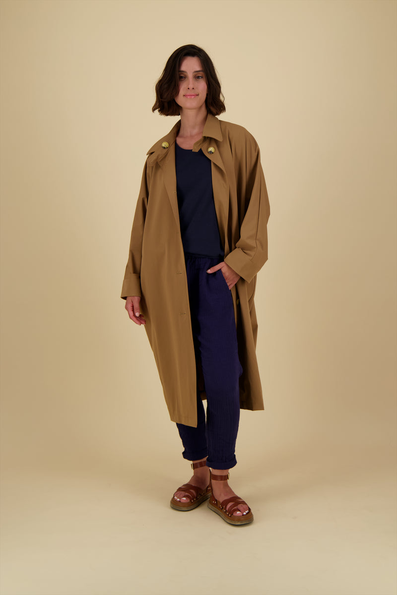 TRENCH VICTORIA EN POLYAMIDE DÉPERLANTE CARAMEL