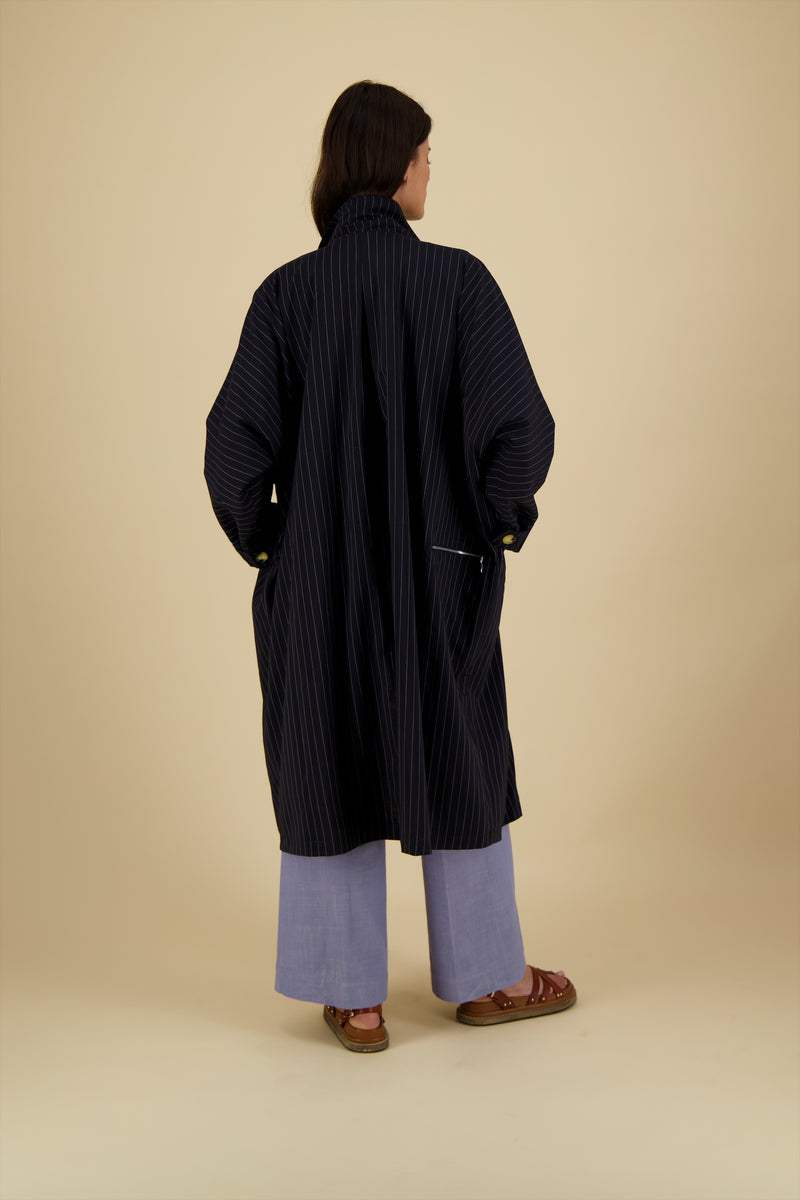 TRENCH VICTORIA TIT EN 100% LAINE SUPER 100 DÉPERLANTE