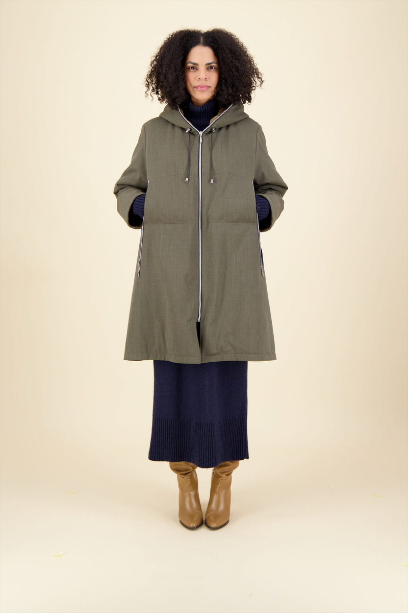 PARKA BARBARA OUATINEE en gabardine de laine stretch déperlante, disponible en coloris blueblack