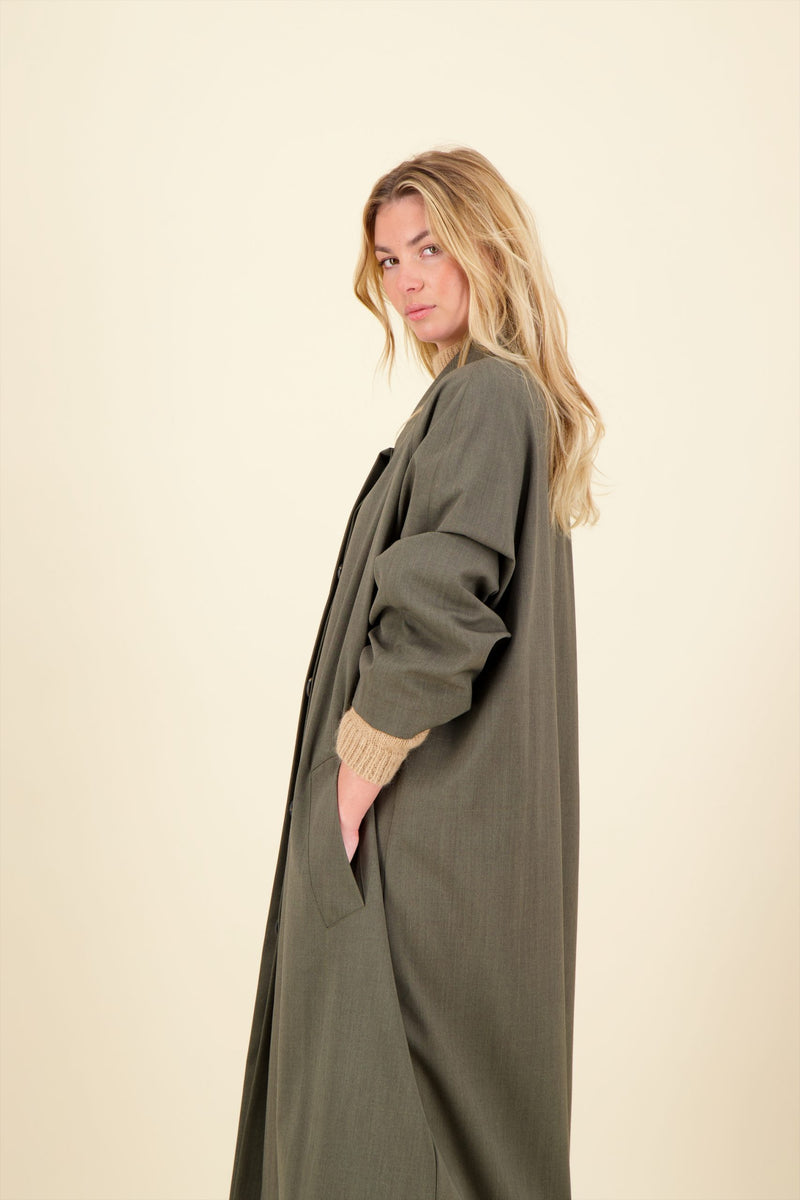 MANTEAU CAMILLE en gabardine de laine déperlante, disponible en coloris bronze, blueblack